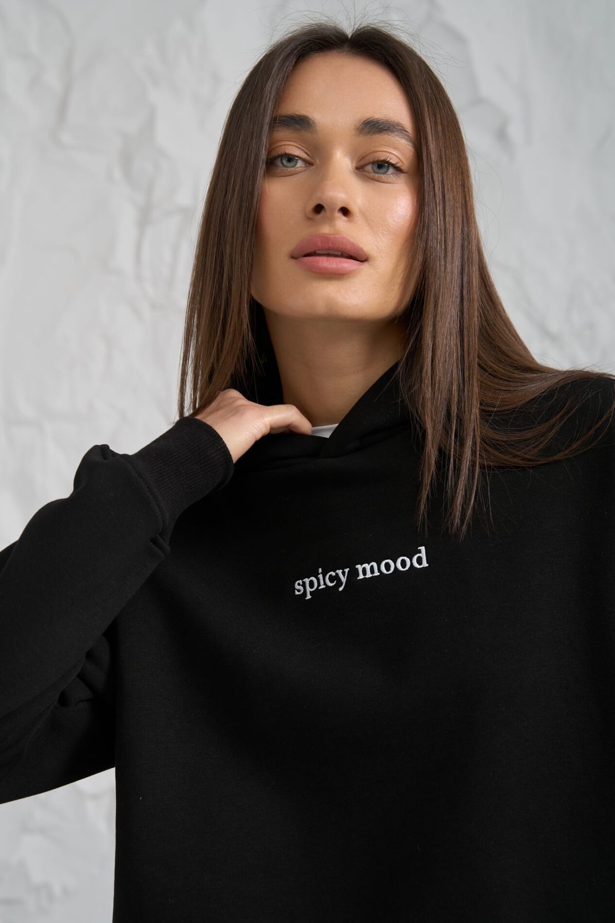 Худі жіноче з петлі вишивка SPICY MOOD чорний