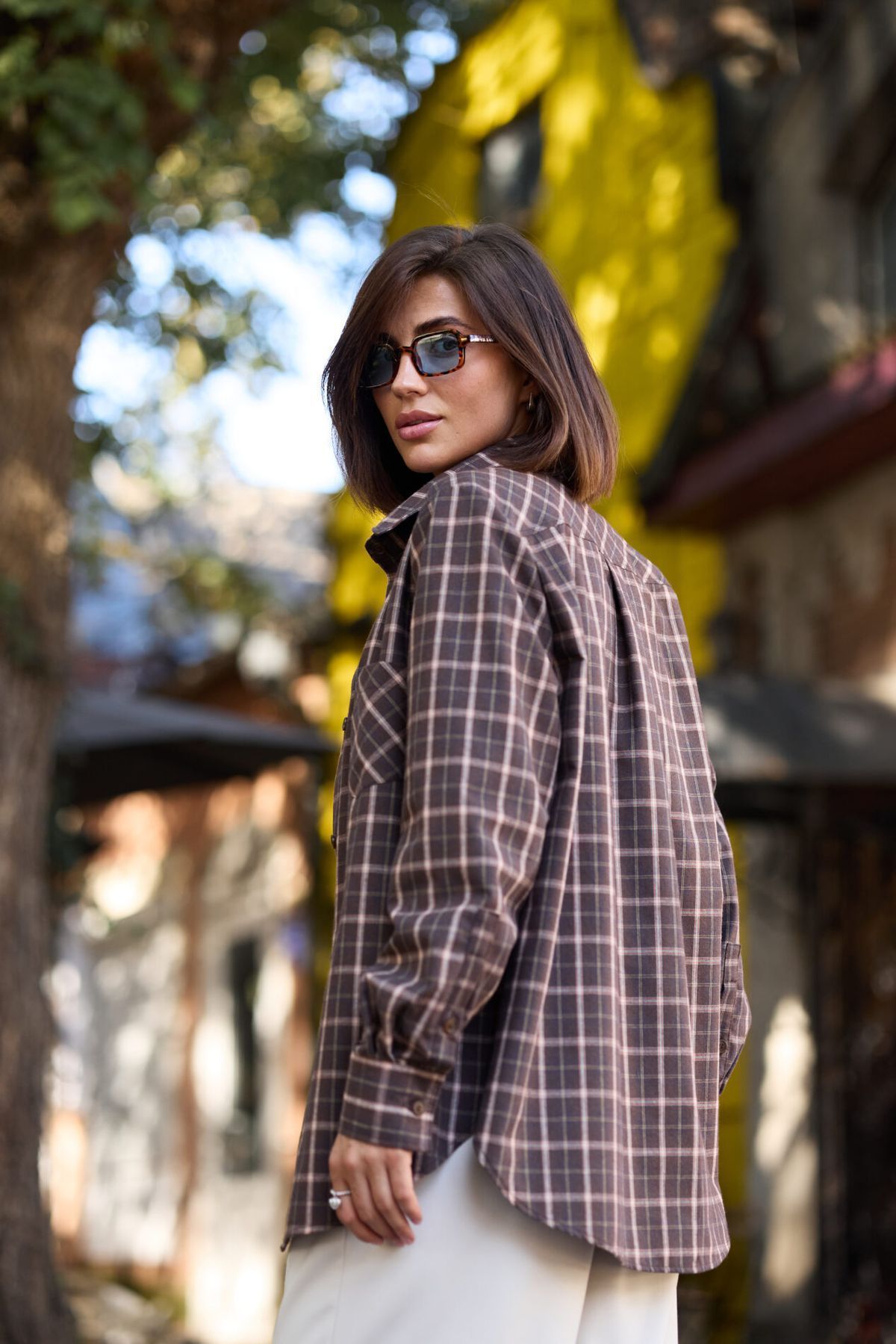 Женская клетчатая рубашка Oversize коричневая