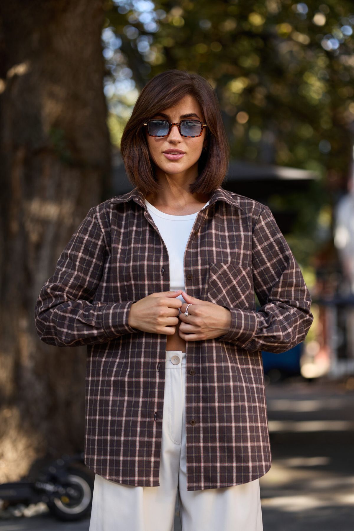 Женская клетчатая рубашка Oversize коричневая