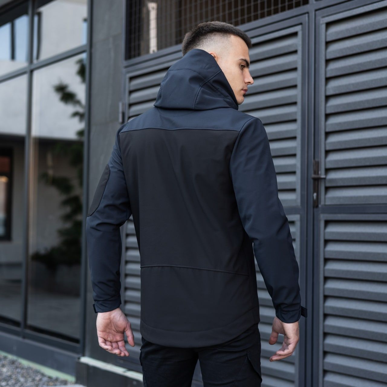 Чоловіча куртка Pobedov SOFTSHELL Korol' Lev чорна-наві