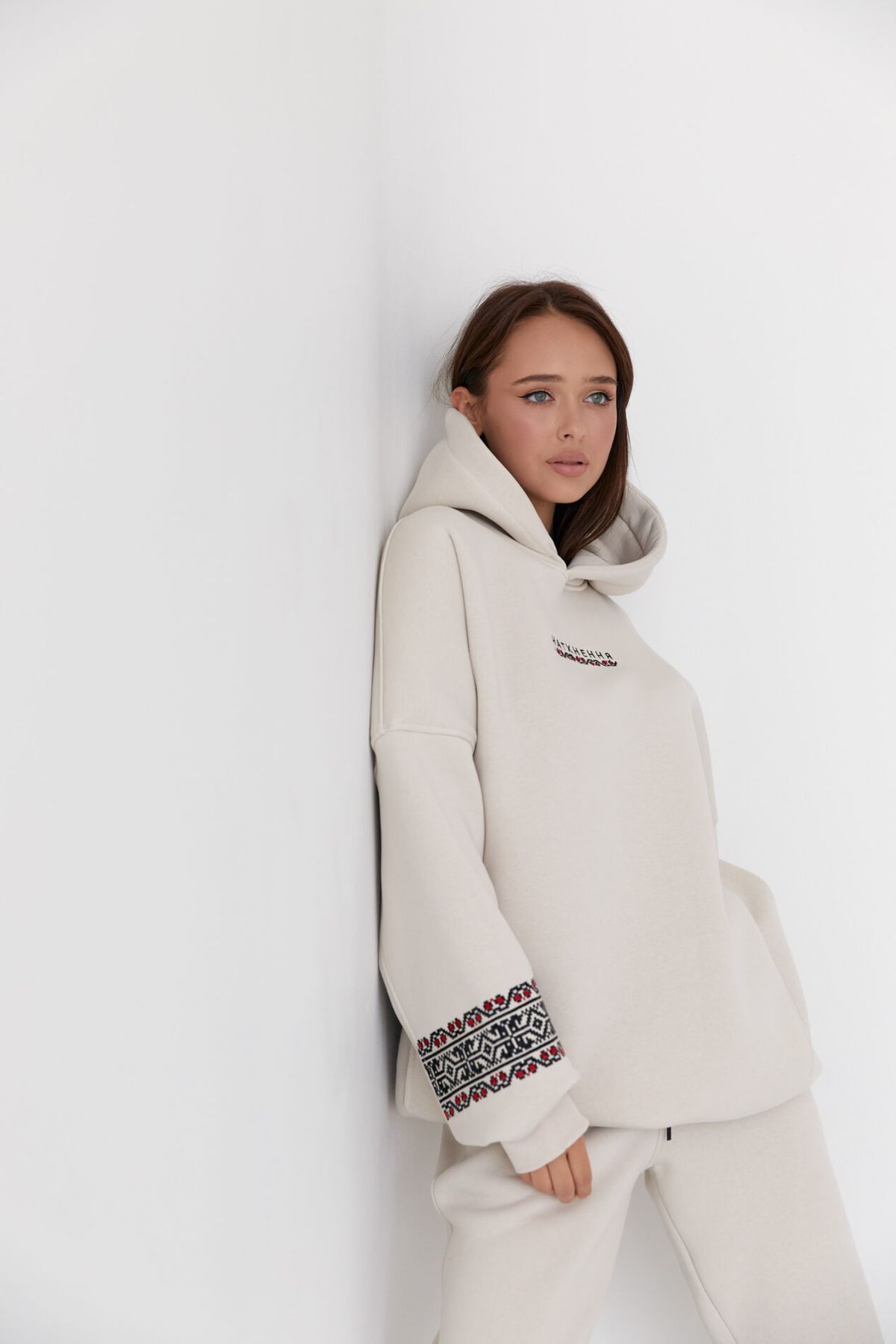 Теплий жіночий костюм OVERSIZE худі з вишивкою таш