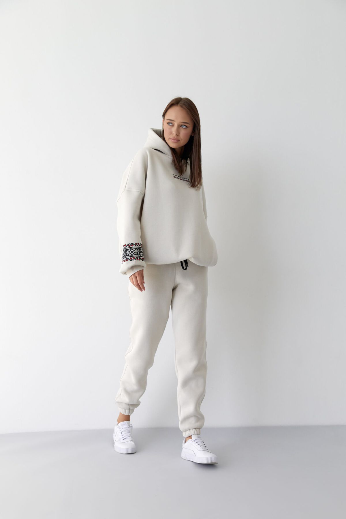 Теплий жіночий костюм OVERSIZE худі з вишивкою таш