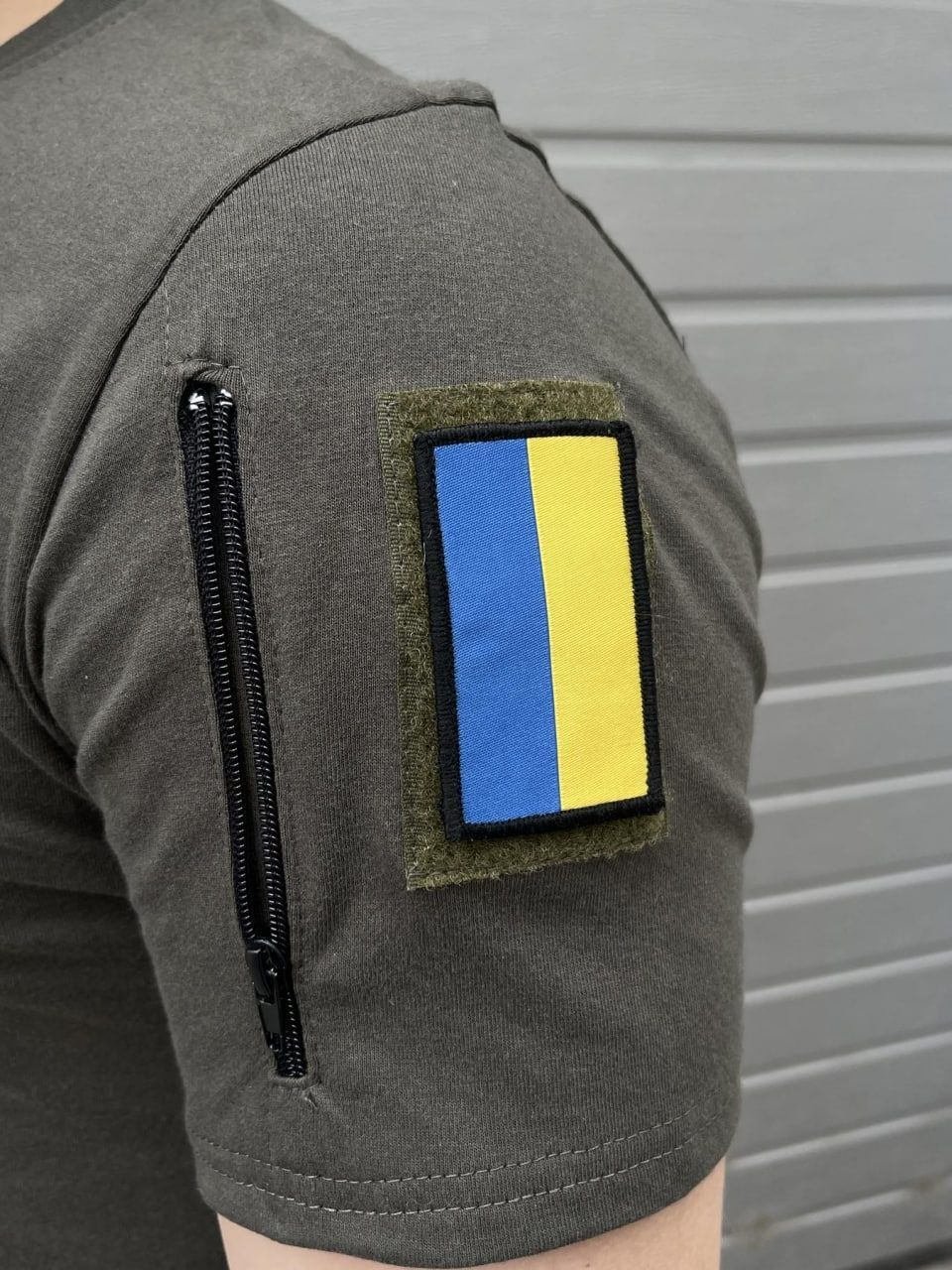 Футболка ТРИЗУБ хакі з липучками і змійкою